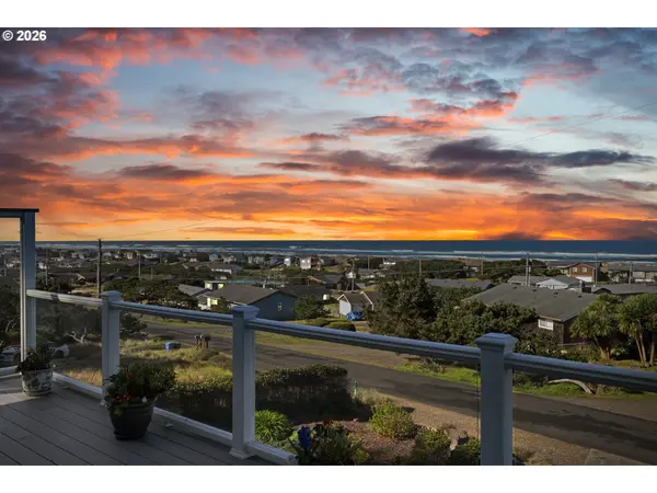 2105 NW PARKER AVE, Waldport, OR 97394