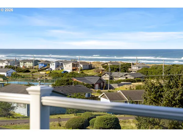 2105 NW PARKER AVE, Waldport, OR 97394