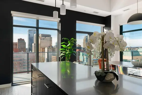 730 2 AVE SW #1803, Calgary, AB T2P 1R8