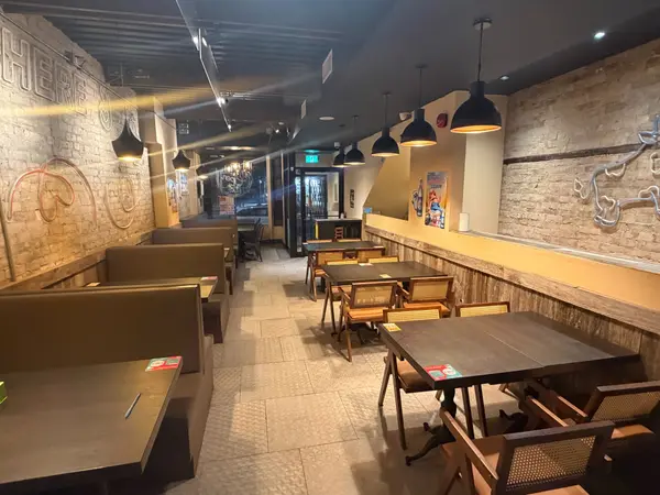 409 Spadina AVE, Toronto C01, ON M5T 2G6