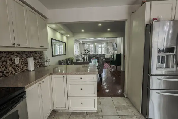 55 Maidstone WAY, Whitby, ON L1R 0L7