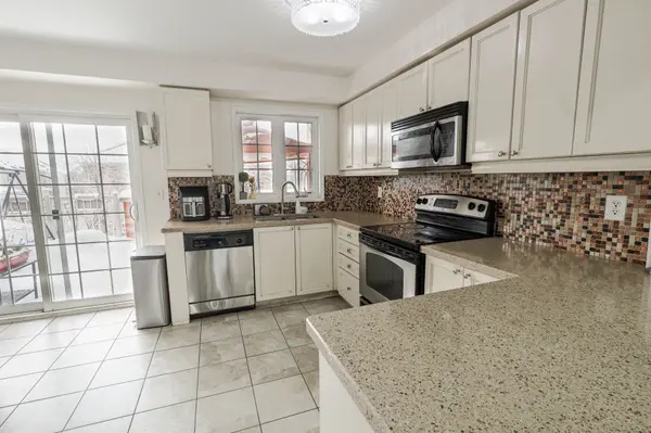 55 Maidstone WAY, Whitby, ON L1R 0L7