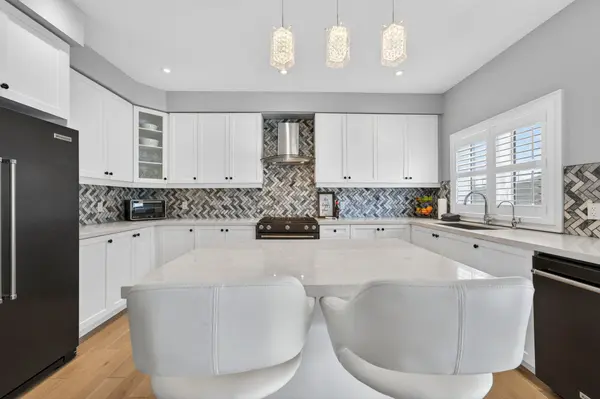 192 Muirfield DR, Barrie, ON L4N 6K7