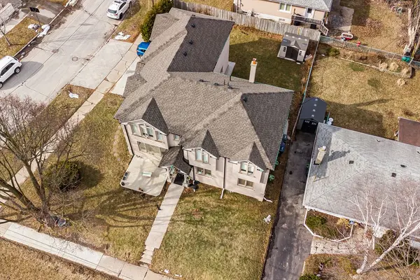 6 Griggsden AVE, Toronto W09, ON M9P 2Z5