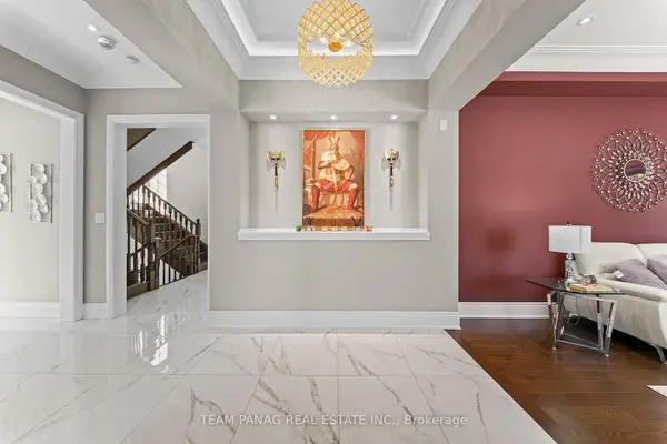 26 Adonis Close, Brampton, ON L6P 4K4