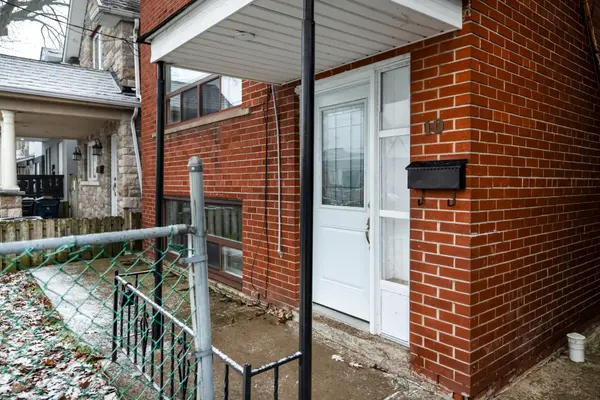 10 Lapp ST, Toronto W03, ON M6N 3W6