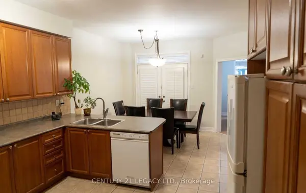 20 Trailside WALK, Brampton, ON L6S 6J1