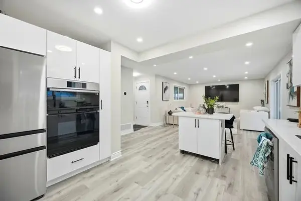 15 Langwith CT, Brampton, ON L6Y 1Z9