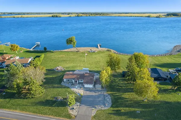 11728 Lakeshore DR, South Dundas, ON K0C 1X0