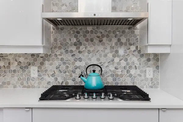 3 TREE TOPS LN #302, Huntsville, ON P1H 1A9