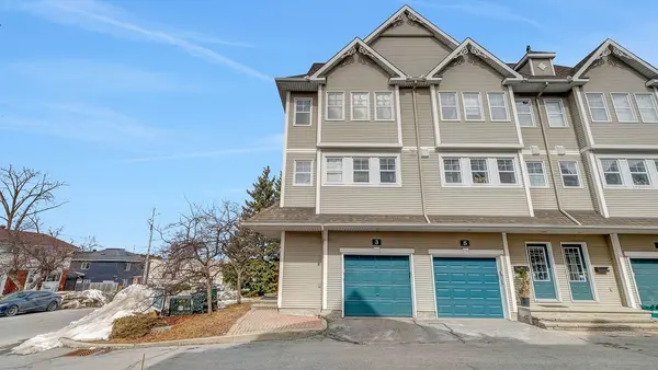 825 Grenon AVE #3, Britannia Heights - Queensway Terrace N And Area, ON K2B 6G1