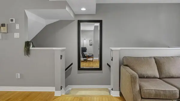 825 Grenon AVE #3, Britannia Heights - Queensway Terrace N And Area, ON K2B 6G1