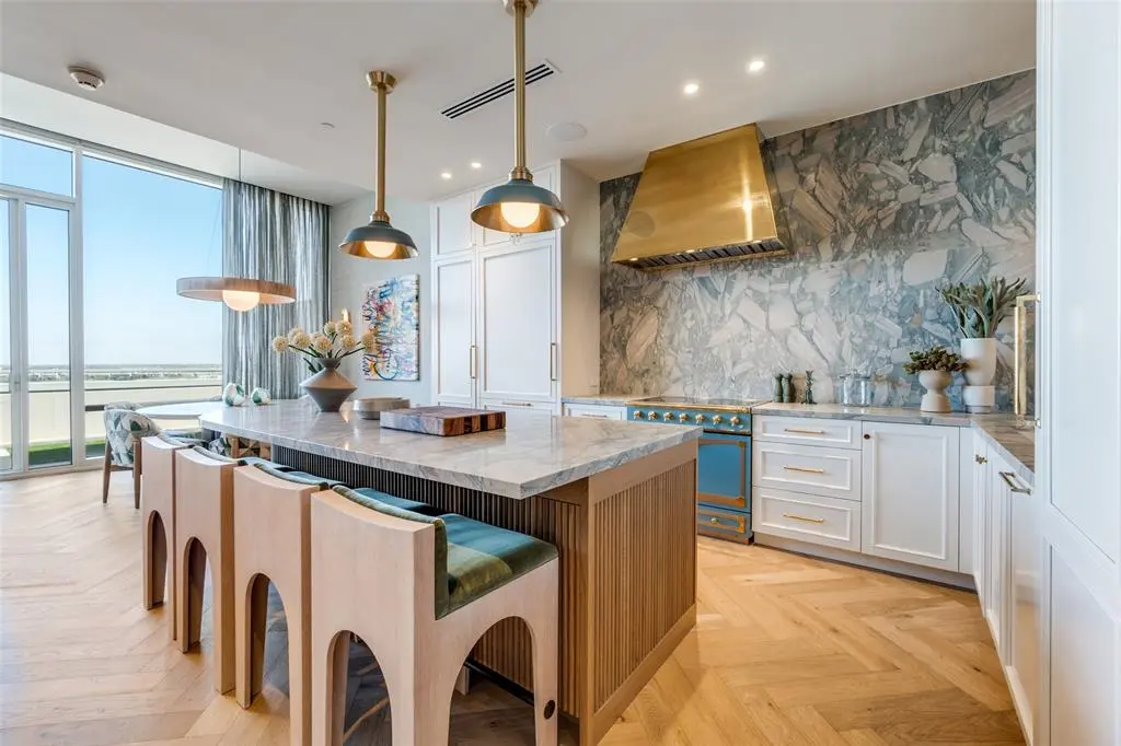 2408 Victory Park Lane #1442, Dallas, TX 75219