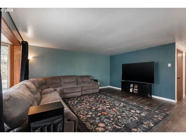 725 SW HOLLY ST, Clatskanie, OR 97016