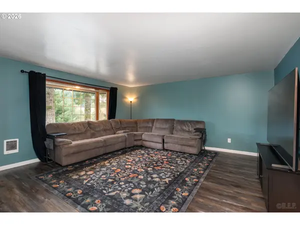 725 SW HOLLY ST, Clatskanie, OR 97016