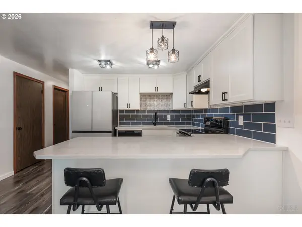 725 SW HOLLY ST, Clatskanie, OR 97016