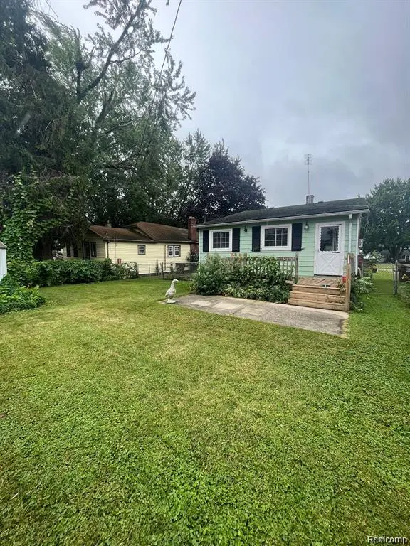 3319 Lakeview ST, Frenchtown Township, MI 48162