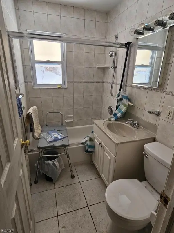 1924 Caroline Ave, Linden City, NJ 07036