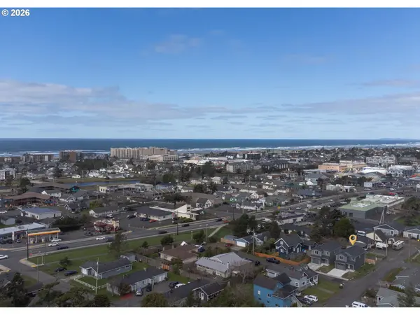 944 H AVE, Seaside, OR 97138