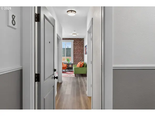 708 N KILLINGSWORTH ST #8, Portland, OR 97217