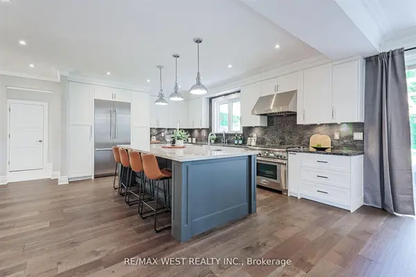 18 Windy Ridge DR, Toronto E08, ON M1M 1H5