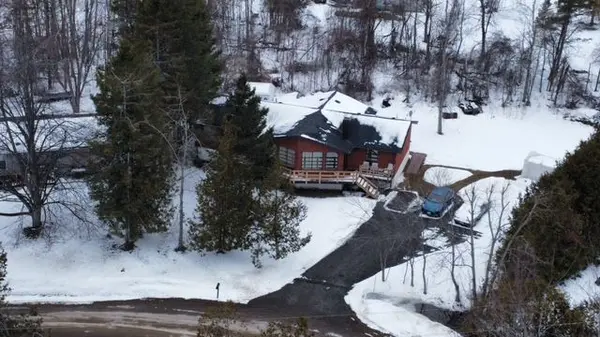 4 MACPHERSON CRES, Kawartha Lakes, ON K0M 2B0