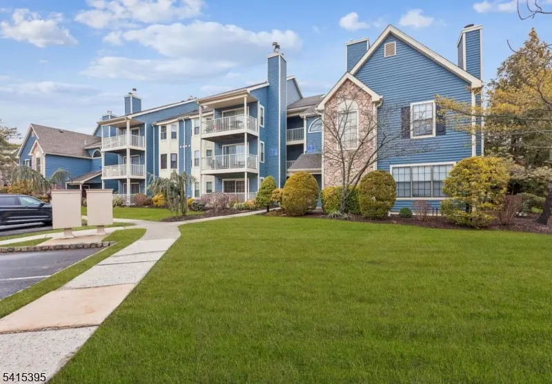 130 Longfield Ct #130, East Brunswick Twp., NJ 08816