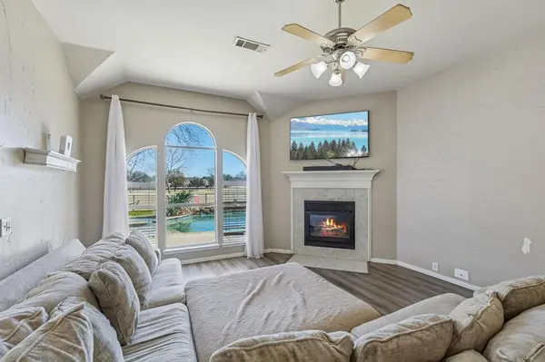 6713 Alderbrook Drive, Denton, TX 76210