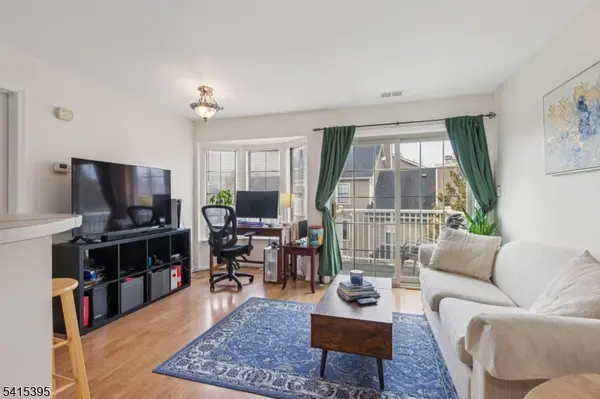 130 Longfield Ct #130, East Brunswick Twp., NJ 08816