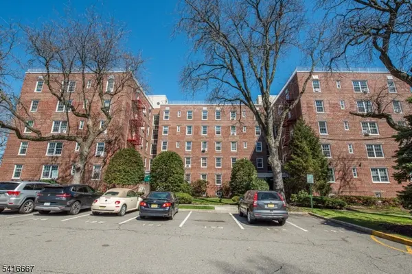 8700 Boulevard East #3D, North Bergen Twp., NJ 07047
