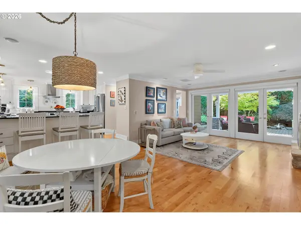 18665 TRILLIUM DR, West Linn, OR 97068