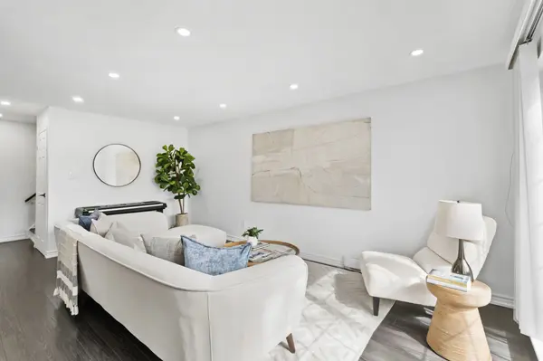 1055 Dundas ST E #179, Mississauga, ON L4Y 3X6