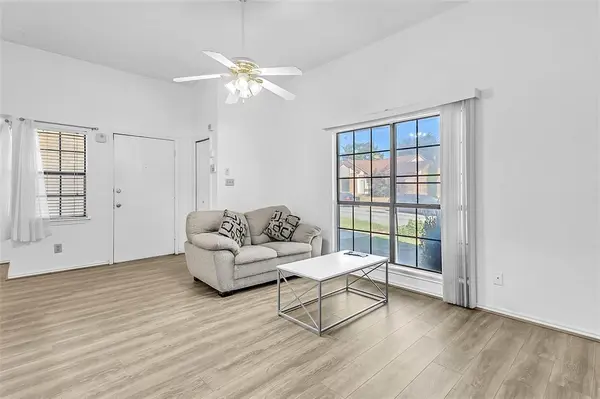 2440 Sunflower Drive, Arlington, TX 76014