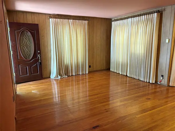 5057 Penrose Avenue, Fort Worth, TX 76116