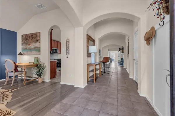 308 Cadbury Drive, Euless, TX 76040