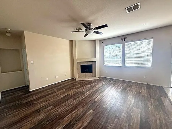 708 Hummingbird Trail, Crowley, TX 76036