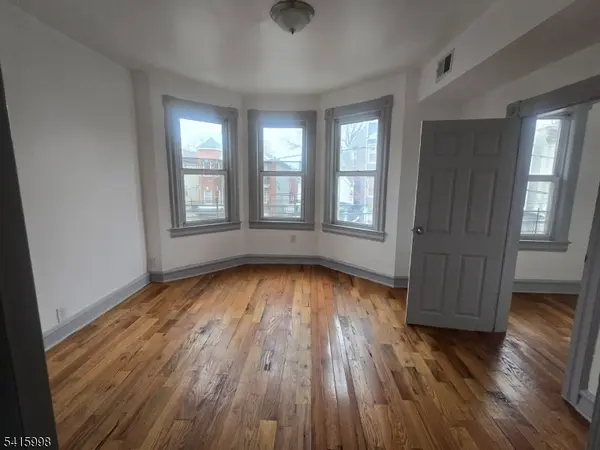 102 South St, Newark City, NJ 07114