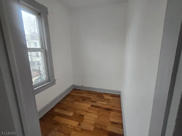 102 South St, Newark City, NJ 07114