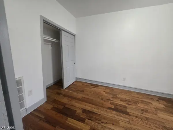 102 South St, Newark City, NJ 07114