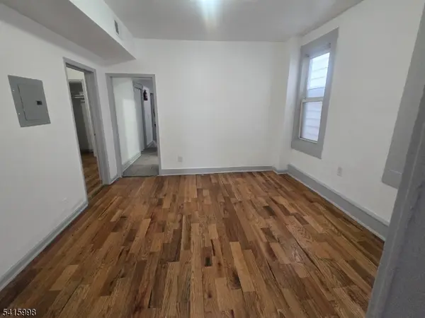 102 South St, Newark City, NJ 07114