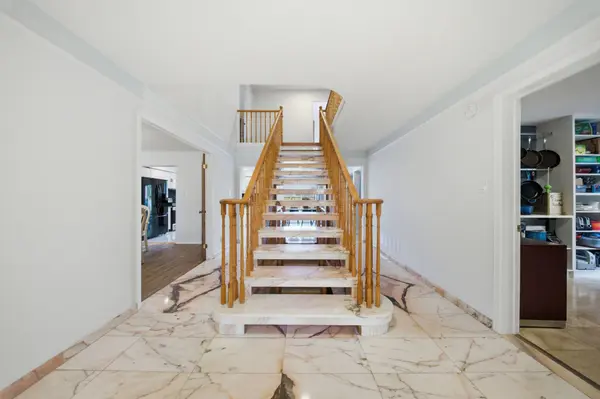 669 Highview RD, Pickering, ON L1V 4W2