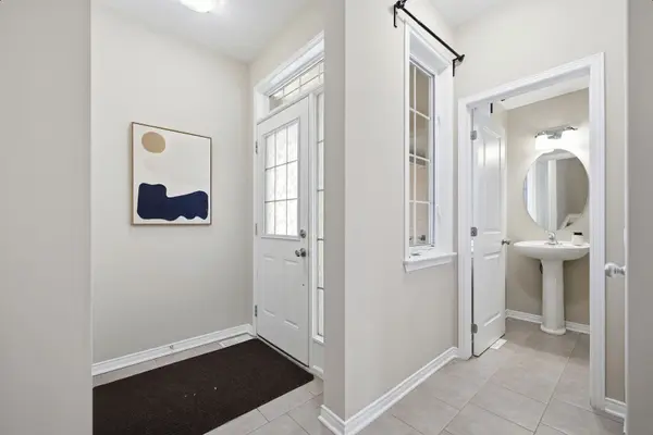 104 Laramie CRES, Barrhaven, ON K2J 5Z8