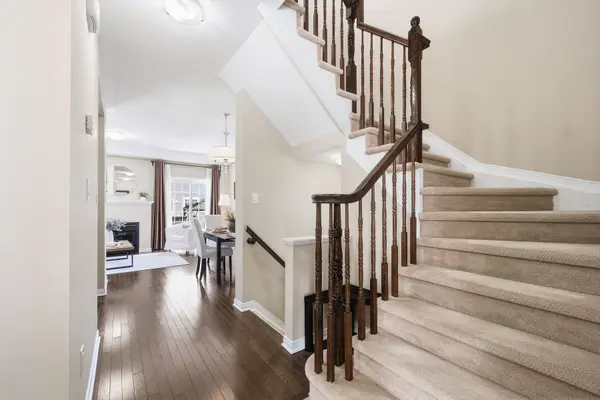 104 Laramie CRES, Barrhaven, ON K2J 5Z8