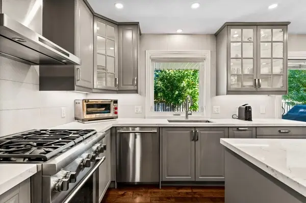 2 Lynnwood AVE, Grimsby, ON L3M 2X6