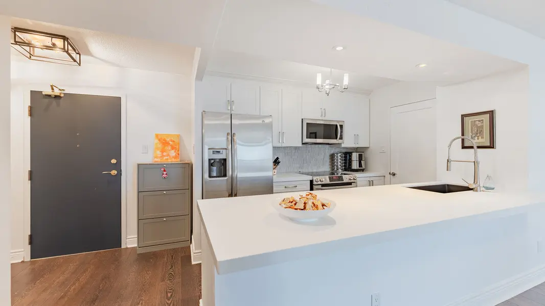 330 Mccowan RD #1101, Toronto E08, ON M1J 3N3