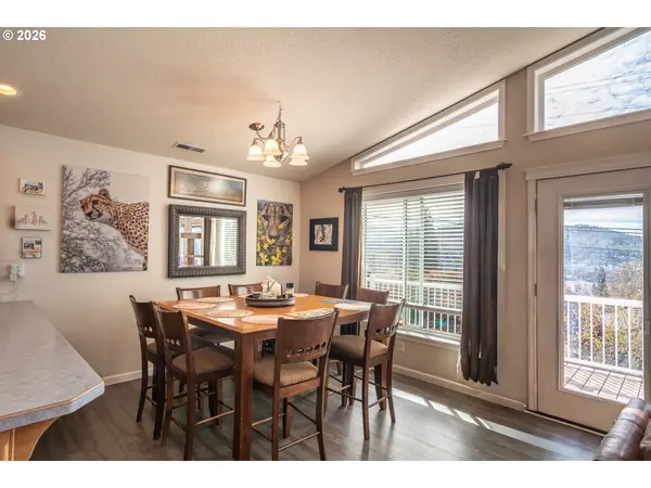 918 NE MALHEUR AVE, Roseburg, OR 97470