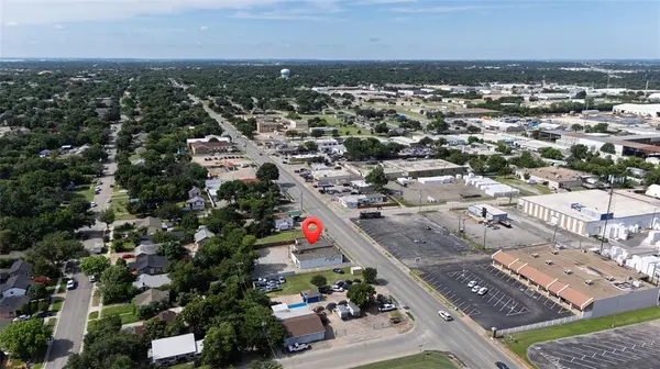 3717 Mccart Avenue, Fort Worth, TX 76110