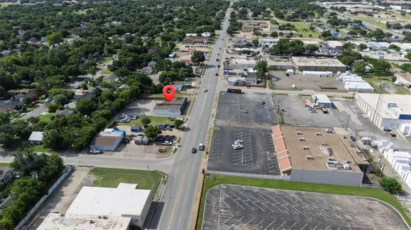 3717 Mccart Avenue, Fort Worth, TX 76110