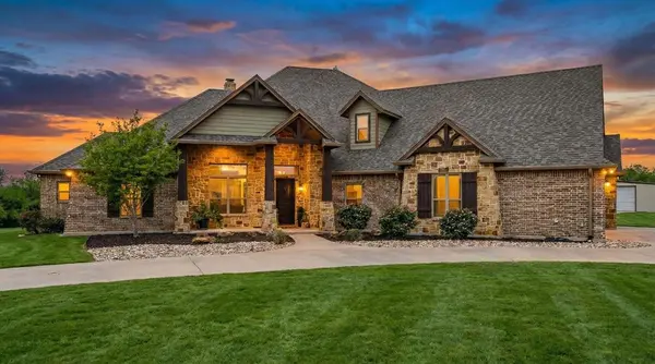 3512 Lakota Court, Granbury, TX 76048