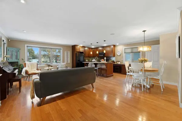 14 Sherwood CRES, Red Deer, AB T4N 0A3